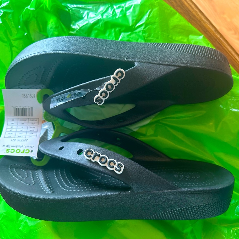 Crocs Size 10 Platform Sandals *NEW*